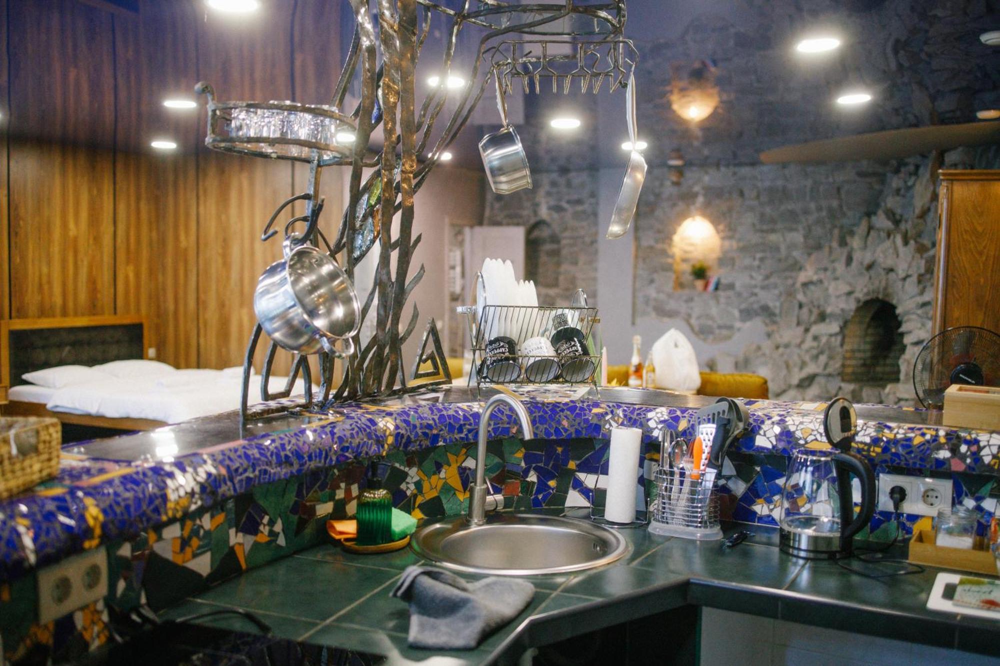 Gaudi Apartment In Lviv Exteriör bild