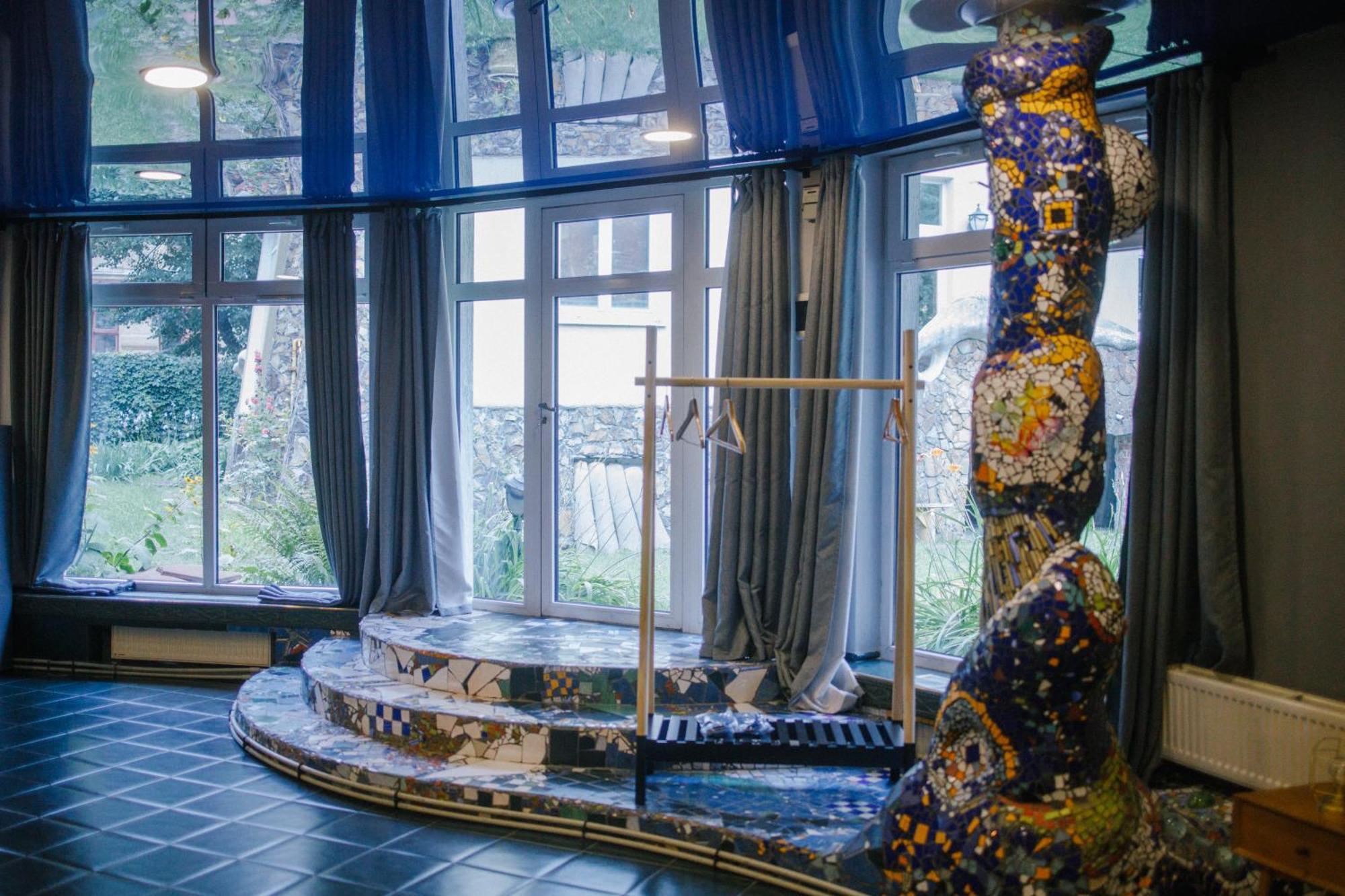 Gaudi Apartment In Lviv Exteriör bild