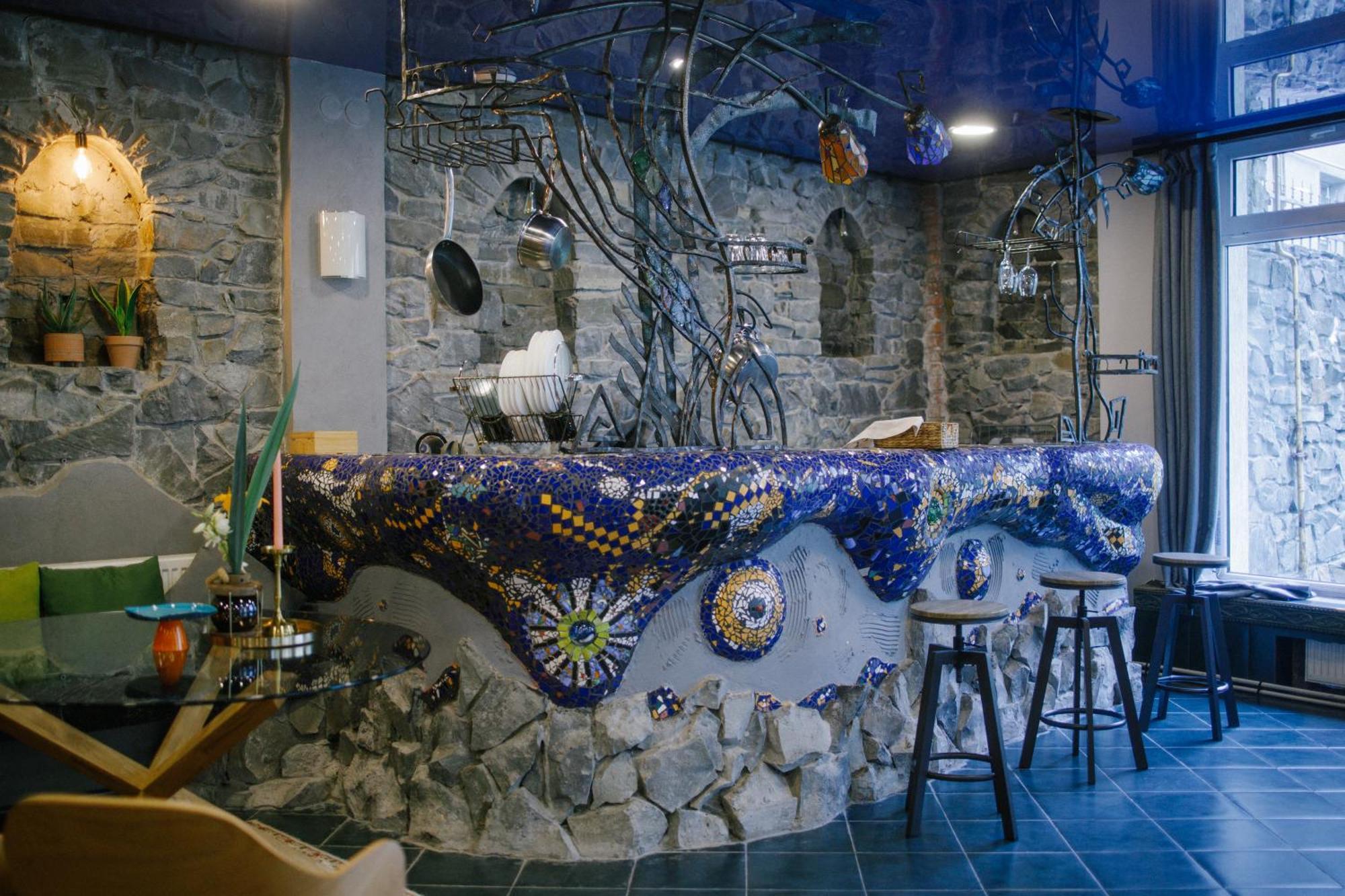 Gaudi Apartment In Lviv Exteriör bild