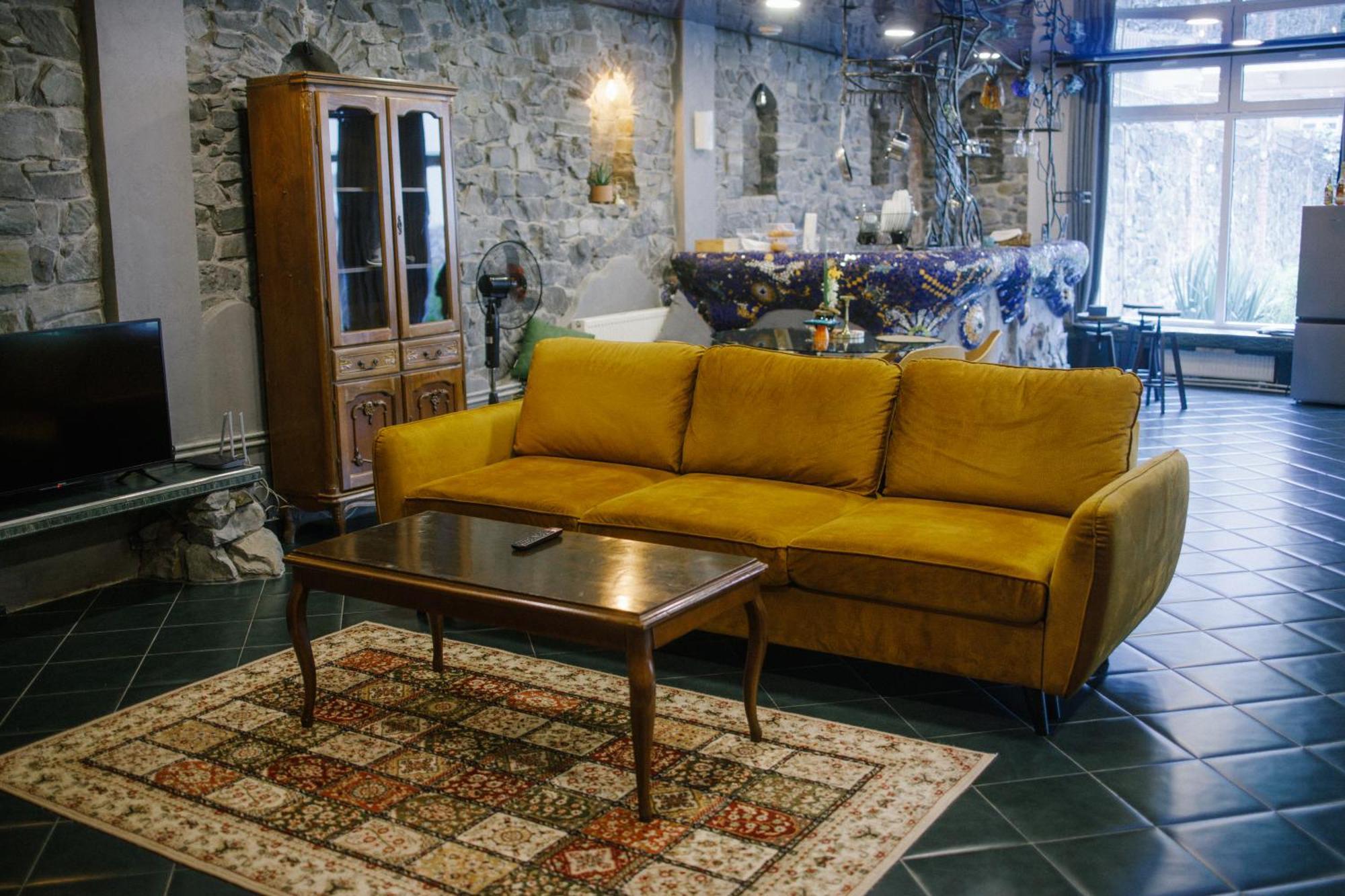 Gaudi Apartment In Lviv Exteriör bild